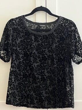 Lucky Brand Black Floral Burnout Velvet Short Sleeve Top | Sz S